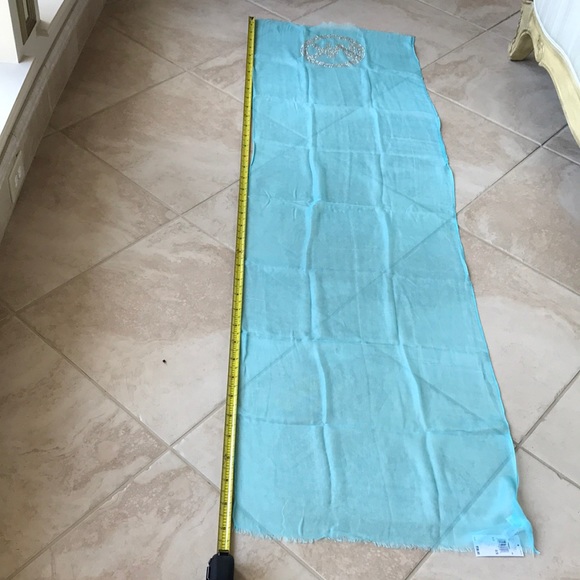 Michael Kors Scarf - Picture 5 of 7